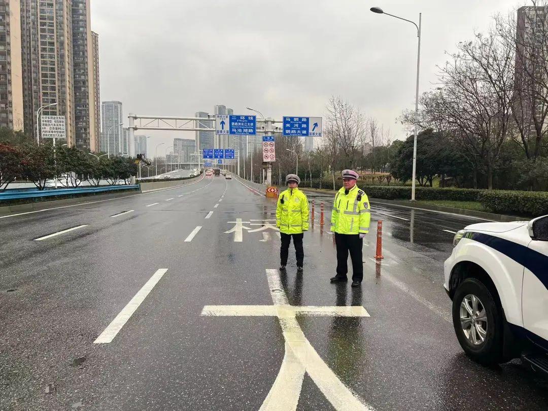 冻雨大雪返场,汉阳全力以赴护平安!