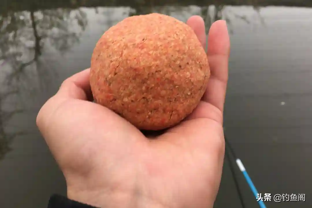避杂鱼钓大鱼，手把手教你“软黏饵”该怎么开？用好粘粉是关键