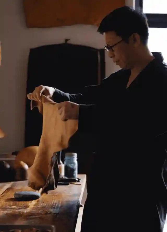 一张皮他玩了26年:我享受被包裹又挣脱的感觉