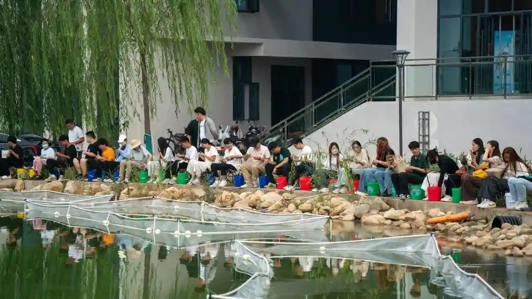 泰山科技学院第一届钓鱼大赛顺利举办