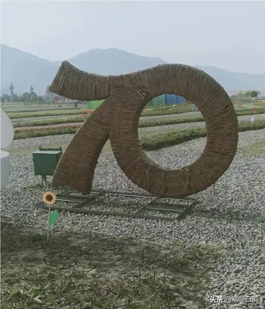蓑衣鱼篓 孤舟垂钩